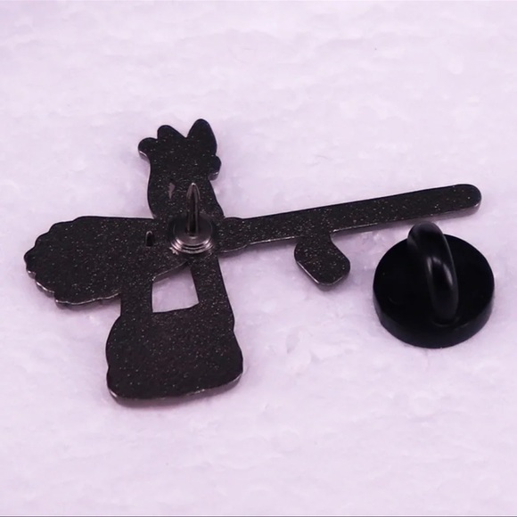 $3 WITCH CAT PIN BROOCH. ENAMEL METAL. NEW. $3 IF BUNDLED - Picture 2 of 16